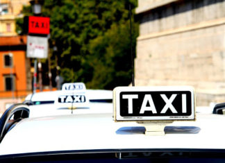 W jaki sposób rozpoznać prawdziwą taxi w Warszawie?