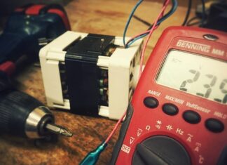 Co znaczy Impedancja od 4 do 8 ohm?