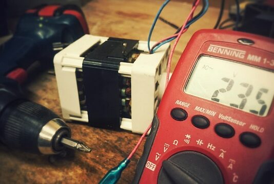 Co znaczy Impedancja od 4 do 8 ohm?