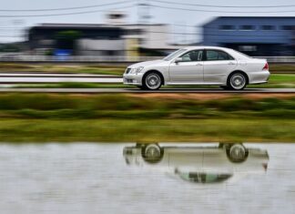 Jak długo płynie Toyota z Japonii?